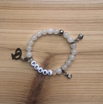 Kindersieraden: meisjes armband met naam model "initiaal" 
