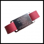 Sos armband met naam gegraveerd