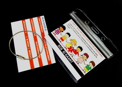 Medische sleutelhanger kaartje in waterdicht hoesje kinderen
