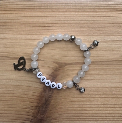 Kindersieraden: meisjes armband met naam model "initiaal" 