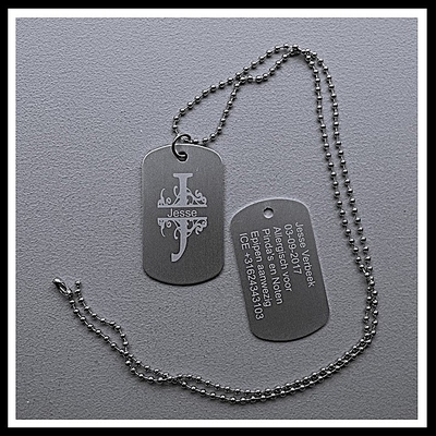 Dogtag monogram en naam aluminium