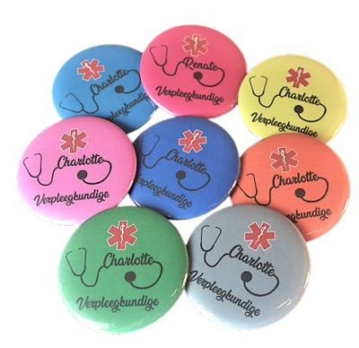 Button verpleegkundige 1 stuk 5cm of 7,5cm