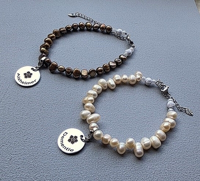 Alzheimer of dementie armband parels met bedel op uw maat gemaakt