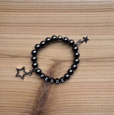 Kindersieraden: jongens armband met naam model "energie"